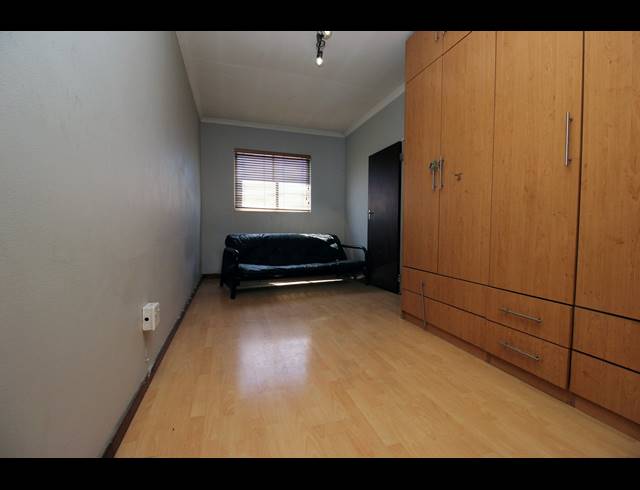 6 BEDROOM FREESTANDING FOR SALE IN TUSCANY GLEN